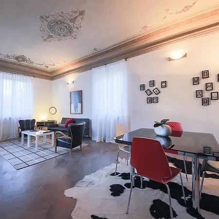 Florence- Ricasoli View アパート