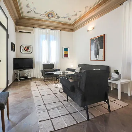 Florence- Ricasoli View شقة *